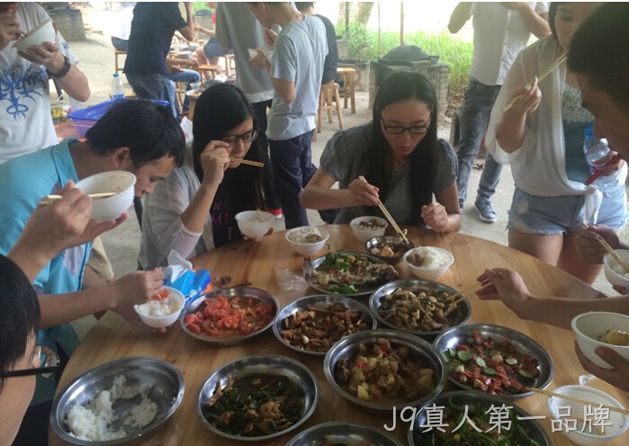 J9真人第一品牌午餐